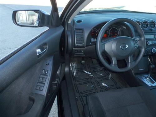 Nissan Altima 2011 photo 4