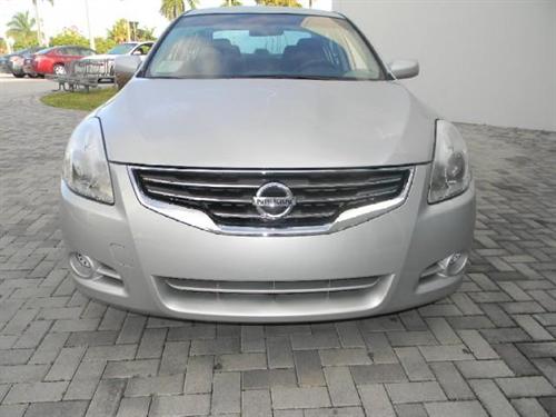 Nissan Altima 2011 photo 1
