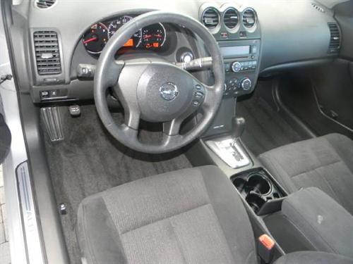 Nissan Altima 2011 photo 4