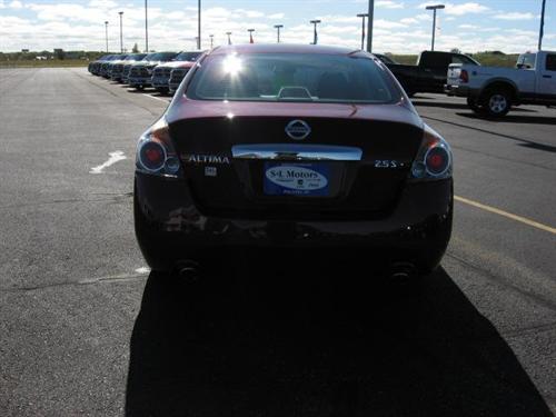 Nissan Altima 2011 photo 3