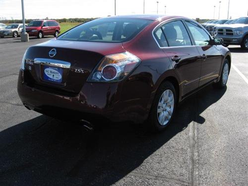 Nissan Altima 2011 photo 4