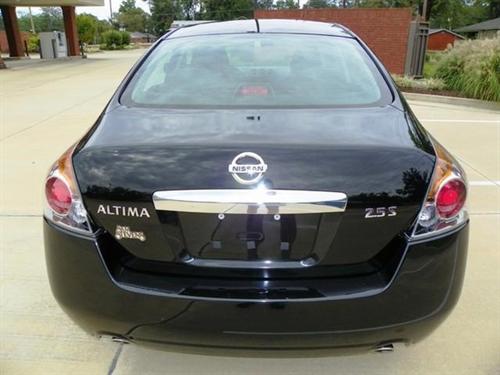 Nissan Altima 2011 photo 2