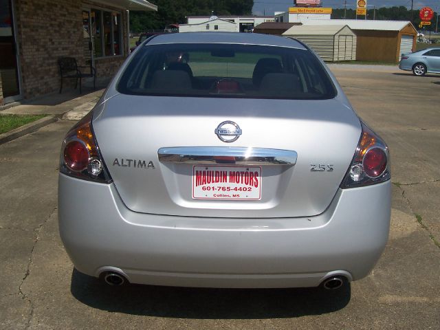 Nissan Altima 2011 photo 4