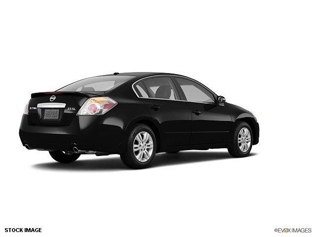Nissan Altima 2011 photo 2