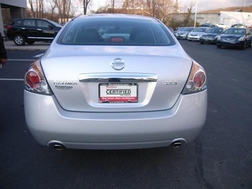Nissan Altima 2011 photo 1