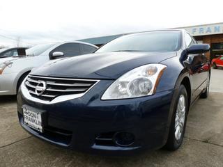 Nissan Altima 2011 photo 1