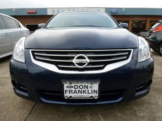 Nissan Altima 2011 photo 2
