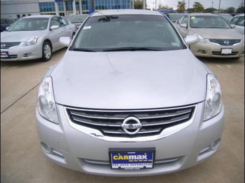 Nissan Altima 2011 photo 1