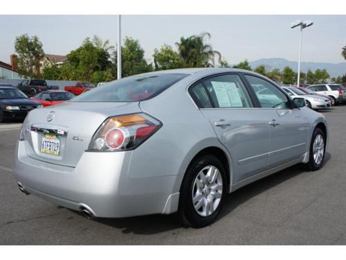 Nissan Altima 2011 photo 2