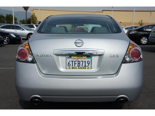 Nissan Altima 2011 photo 3