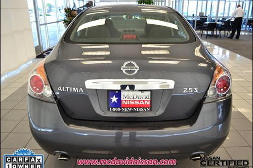 Nissan Altima 2011 photo 4
