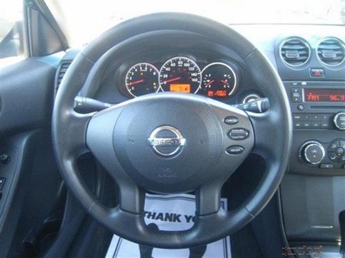 Nissan Altima 2011 photo 1