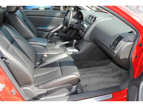 Nissan Altima 2011 photo 1