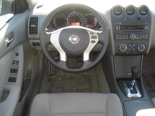 Nissan Altima 2011 photo 4