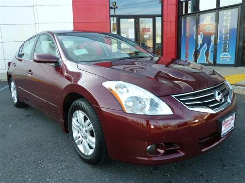 Nissan Altima 2011 photo 1