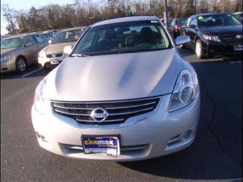 Nissan Altima 2011 photo 1