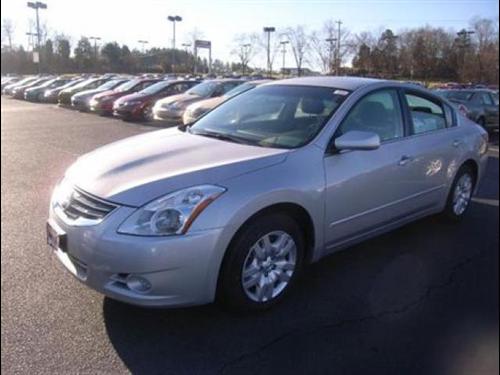 Nissan Altima 2011 photo 2