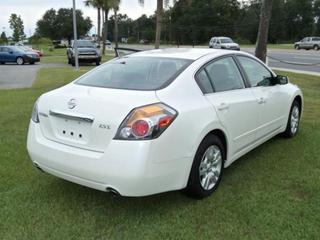 Nissan Altima 2011 photo 1