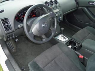 Nissan Altima 2011 photo 2
