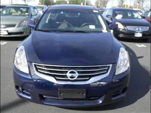 Nissan Altima 2011 photo 1