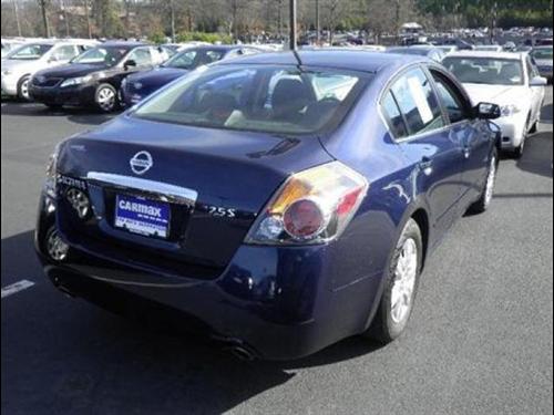 Nissan Altima 2011 photo 4