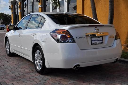 Nissan Altima 2011 photo 1