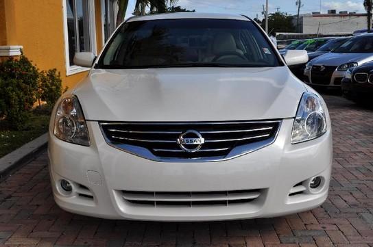 Nissan Altima 2011 photo 2