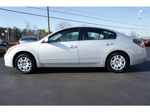 Nissan Altima 2011 photo 1