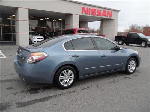 Nissan Altima 2011 photo 2