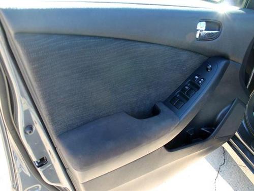 Nissan Altima 2011 photo 1