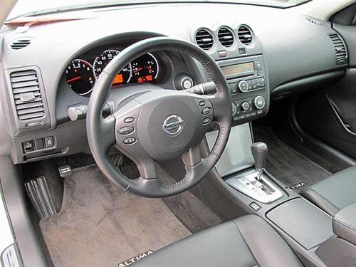 Nissan Altima 2011 photo 4