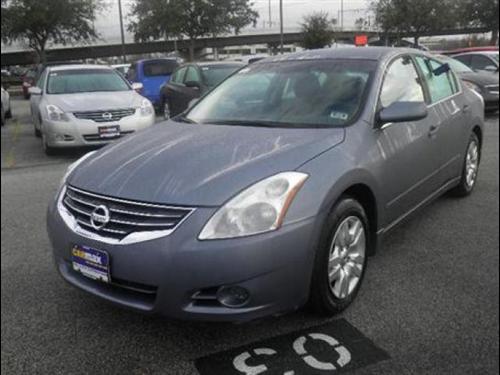 Nissan Altima 2011 photo 2