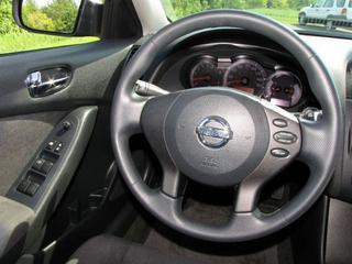 Nissan Altima 2011 photo 1
