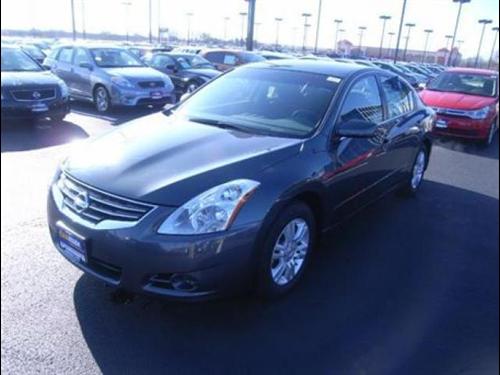 Nissan Altima 2011 photo 2