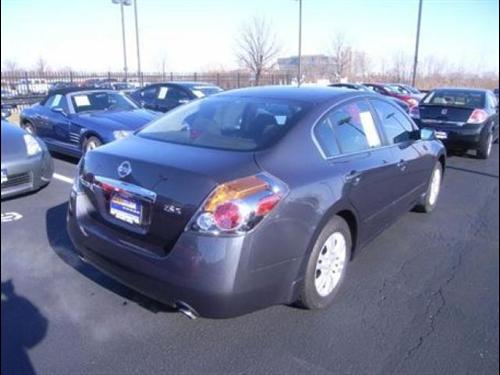 Nissan Altima 2011 photo 4