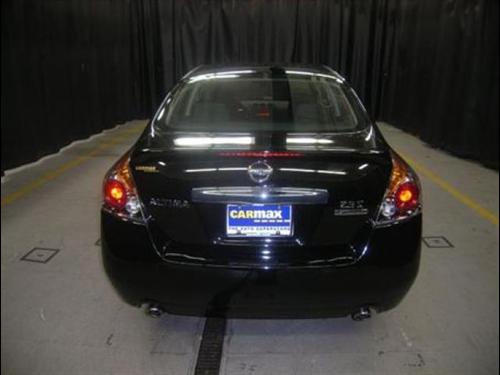 Nissan Altima 2011 photo 4