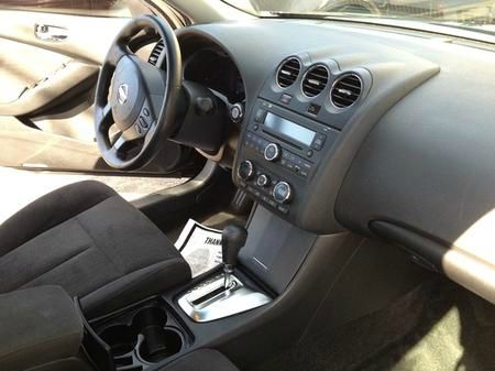Nissan Altima 2011 photo 2
