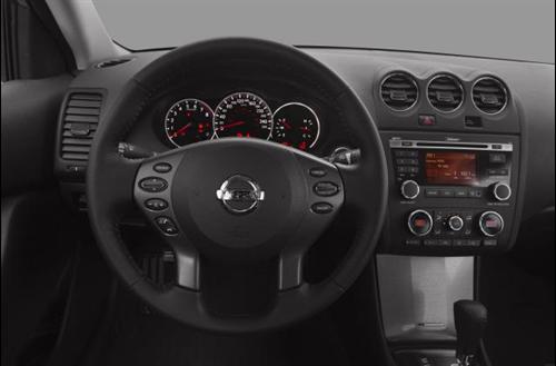 Nissan Altima 2011 photo 1