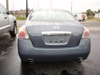 Nissan Altima 2011 photo 3
