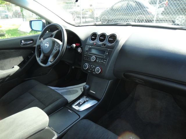 Nissan Altima 2011 photo 4