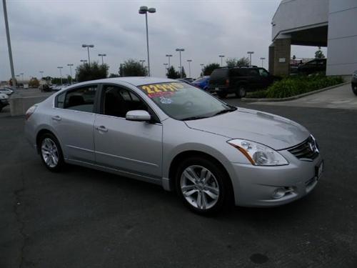 Nissan Altima 2011 photo 1