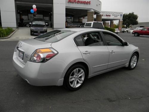 Nissan Altima 2011 photo 3