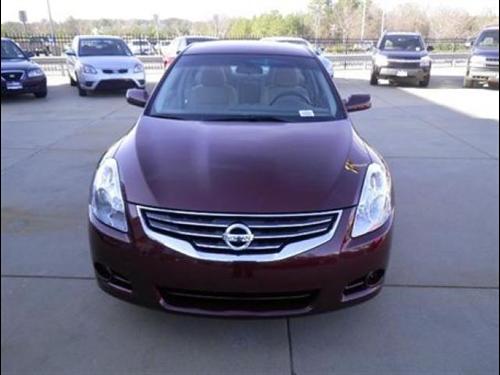 Nissan Altima 2011 photo 1