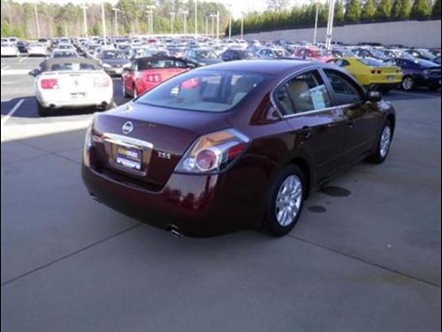 Nissan Altima 2011 photo 4