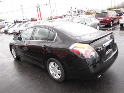 Nissan Altima 2011 photo 2