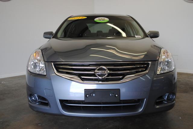 Nissan Altima 2011 photo 3