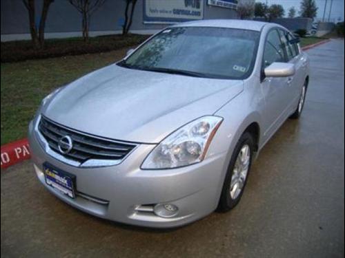 Nissan Altima 2011 photo 2