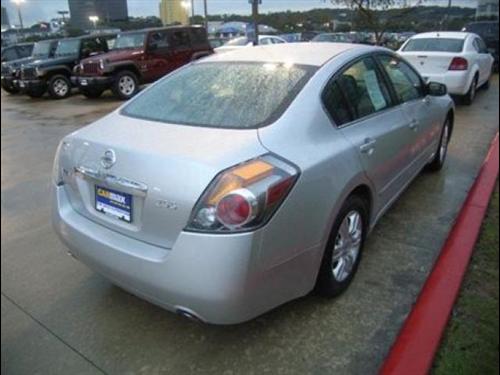 Nissan Altima 2011 photo 4
