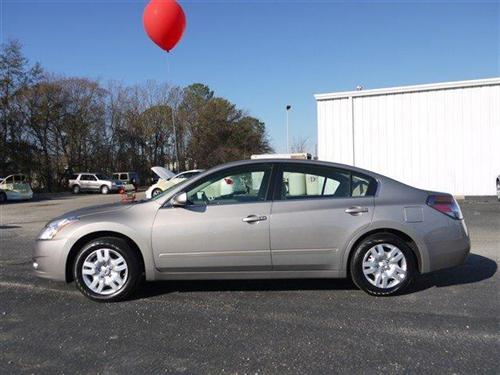Nissan Altima 2011 photo 1