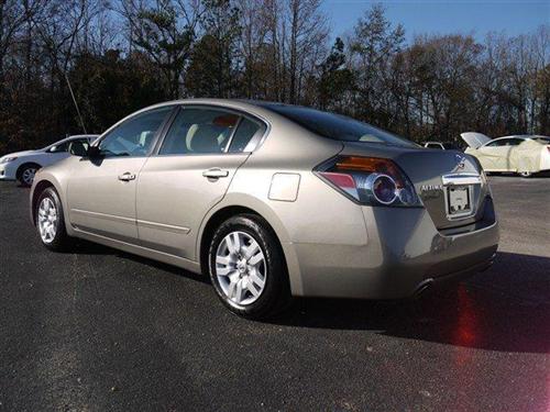 Nissan Altima 2011 photo 2